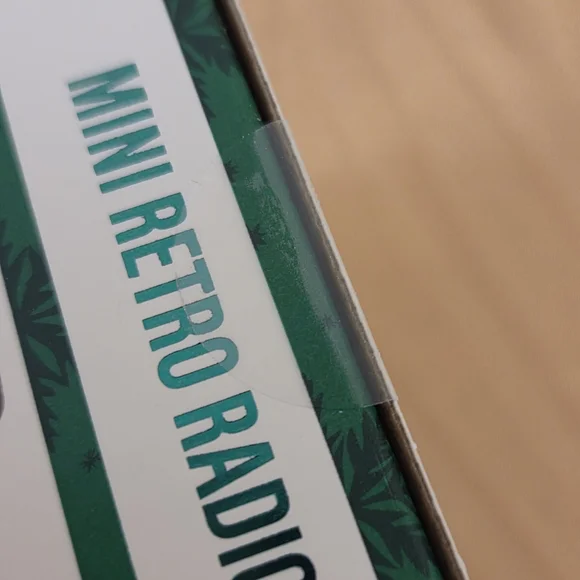 NWT Portable Mini Retro Radio - Picture 7 of 8